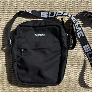 Authentic Supreme Shoulder Bag (SS18)